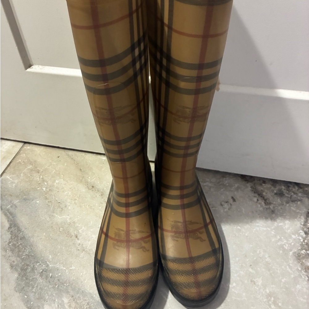 EXCELLENT CONDITION/LIKE NEW BURBERRY Plaid Knee-High Rain Boots